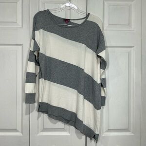 🌷 Vince Camuto Gray White Asymmetrical Pullover Sweater - XL